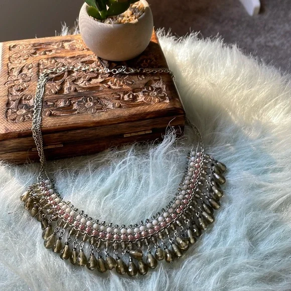 Gorgeous beaded choker - Picture 1 of 4